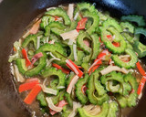 簡単！副菜の１品に☆ゴーヤの塩昆布炒め作り方3写真