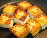 カリッと厚揚げのアツアツ豆苗餡かけ作り方1写真