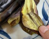 邪道ですか！？焼きナスのむき方♪作り方1写真