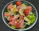 食卓を華やかにグリルチキンと果物のサラダ作り方4写真