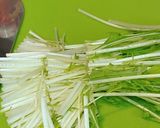 片手で水菜とパセリのキムチ彡作り方1写真