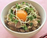 お月見に♪黄身がとろ～り月見豚丼作り方5写真