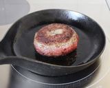 シンプルに【和牛ハンバーグ（塩＆胡椒）】作り方7写真