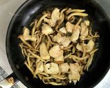 簡単味つけ！しめじと鶏肉のバタポン炒め作り方5写真