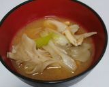簡単！美味！かいわれとわかめのごま味噌汁作り方3写真