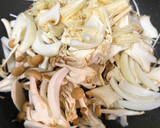 たっぷりきのこと豚肉と玉ねぎの中華炒め作り方10写真
