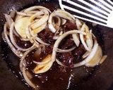 鯨肉の缶詰とタマネギのいため煮作り方6写真