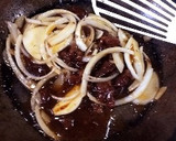 鯨肉の缶詰とタマネギのいため煮作り方6写真