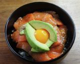 サーモンユッケとアボカドの丼作り方4写真