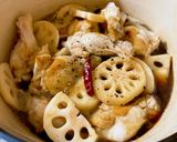 ＊鶏手羽とれんこんの黒酢煮＊作り方3写真