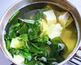 ほうれん草と豆富・じゃがいもの味噌汁作り方4写真