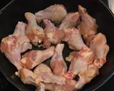 手羽元と厚揚げとオクラのポン酢煮込み作り方1写真