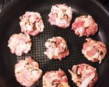 豚こまで♡塩昆布とチーズの丸め焼き♡作り方2写真
