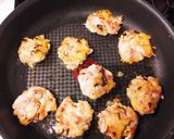 豚こまで♡塩昆布とチーズの丸め焼き♡作り方3写真