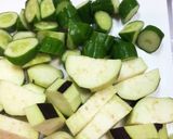 茄子きゅうり豚肉のカレー炒め作り方1写真