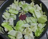 鳥むね肉とキャベツのガーリック炒め作り方4写真