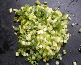 免疫力アップ！オクラとネギのお味噌汁作り方1写真