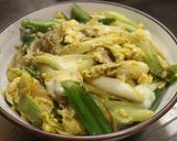 冷凍の牛丼にネギと卵を加えたん作り方6写真