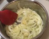 アンチョビとチーズのオニオンソースパスタ作り方2写真