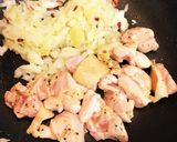 鶏モモにんにくピリ辛パスタ作り方2写真