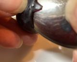 スプーンだけ!つるんと簡単巨峰の皮むき!作り方2写真
