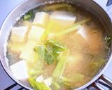 チンゲン菜と豆富・じゃがいもの味噌汁作り方5写真