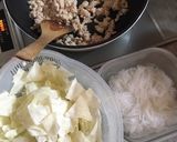 鶏ひき肉と春雨、キャベツ炒め作り方2写真