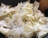 鶏ひき肉と春雨、キャベツ炒め作り方3写真