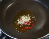 コスパ最強！　鯖味噌煮缶トマトパスタ作り方1写真