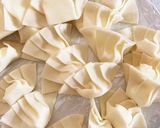 余った餃子の皮で、クリームチーズ餃子♡作り方2写真