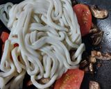 トマトマッシュマヨ炒めうどん作り方3写真