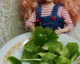 リカちゃん♡鶏肉とちぎりピーマン炒め作り方3写真