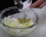 とろ〜りチーズ♪チーズ入りポテトもち作り方3写真