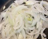 骨抜きサバと山盛り玉ねぎの簡単生姜炒め作り方1写真