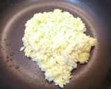 超簡単!パラパラ黄金鮭チャーハン!!作り方5写真