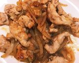 豚コマ生姜焼きとミニトマトのピザトースト作り方3写真