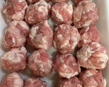 豚団子ときのこのめんつゆバター炒め作り方1写真