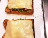 豚コマ生姜焼きとミニトマトのピザトースト作り方5写真
