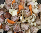 豚団子ときのこのめんつゆバター炒め作り方5写真