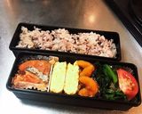 焼き鮭とえびフライのお弁当作り方5写真