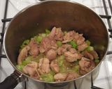 鶏もも肉とトマトのあっさりスープ作り方3写真
