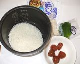 塩昆布梅もち麦入りご飯♪簡単おにぎり作り方1写真