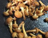 【一口サイズ】ワンタンの皮deなめこピザ作り方3写真