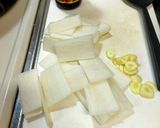 鶏挽肉と大根のオイスターケチャップ炒め作り方1写真