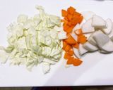 味噌汁(大根、人参、キャベツ)作り方1写真