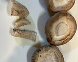 余った餃子の具で椎茸肉詰め作り方1写真