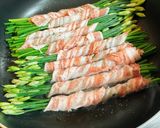 花ニラの豚バラ肉巻き巻き作り方2写真