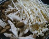 ご飯がすすむ♪きのこと豚肉の味噌炒め作り方1写真