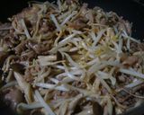 ご飯がすすむ♪きのこと豚肉の味噌炒め作り方4写真