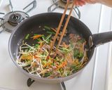 野菜をたっぷり入れてつくる麻婆春雨作り方3写真